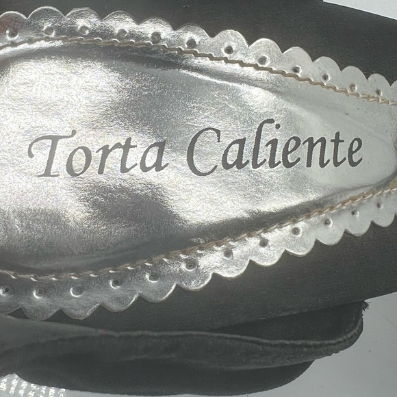 Torta Caliente Black Strappy Pointed Toe Bow Sandals Size 11 Women's - Picture 2 of 9